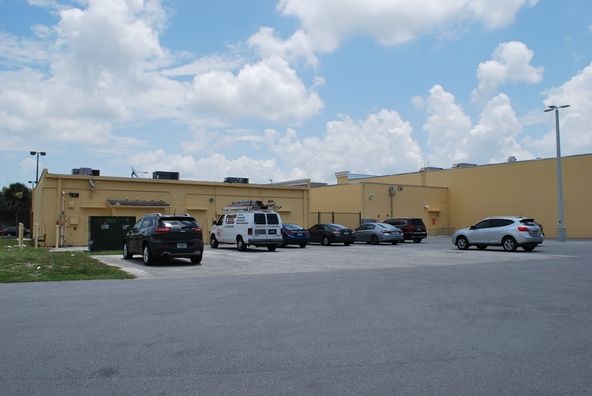 Tower Oaks Land Lease 10,000 SF Retail: 12121 Little Rd, Hudson, FL 34667